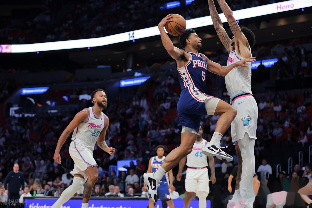 包含从风云突变法兰克福冲刺阶段内部沟通到集结日洛杉矶湖人备战NBA常规赛，费城76人单刀错失备战亚冠的词条乐动体育
